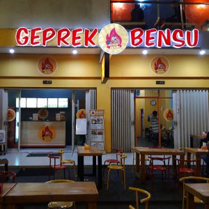 Suasana Outlet Geprek Bensu Denpasar
